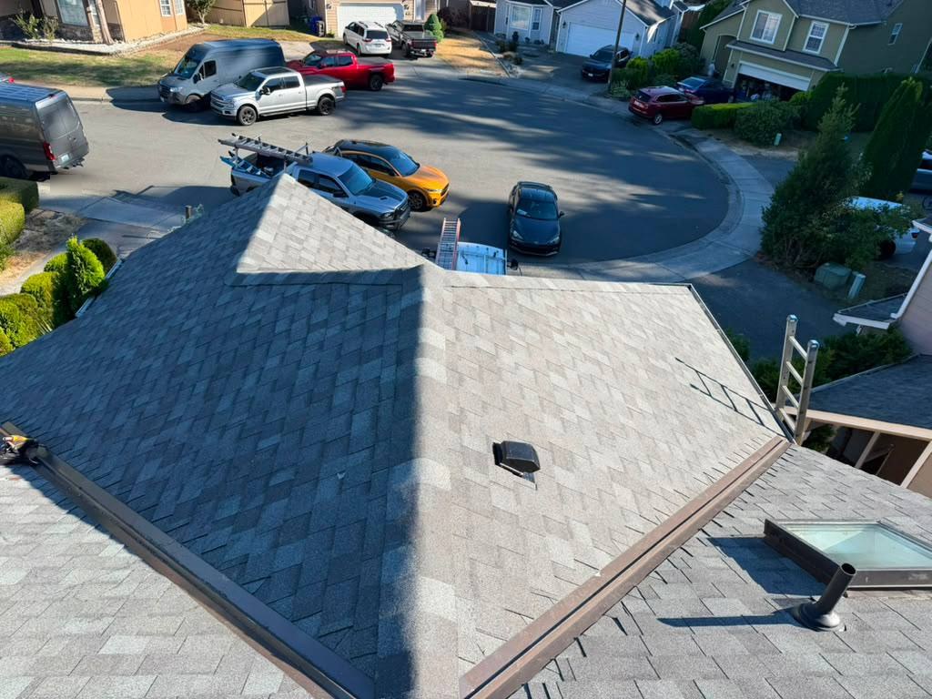 Heron 06 asphalt shingle roof ridge cul de sac